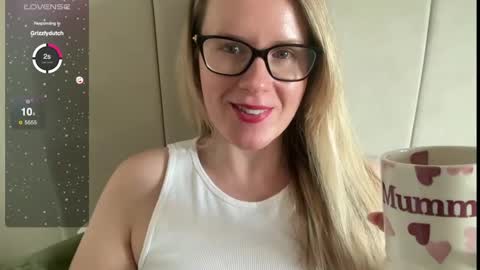 Snapshot of red_head_rosie_69 chatting on 6, 2, 2025 Rosie online show from 6, 2, 2025