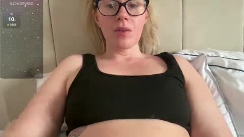 Snapshot of red_head_rosie_69 chatting on 17, 2, 2025 Rosie online show from 17, 2, 2025