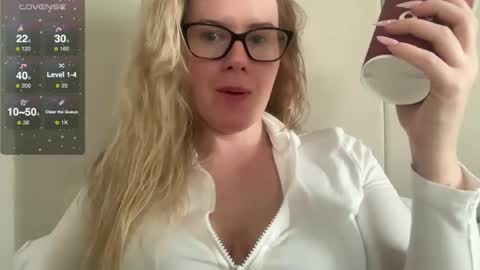 Snapshot of red_head_rosie_69 chatting on 23, 2, 2025 Rosie online show from 23, 2, 2025