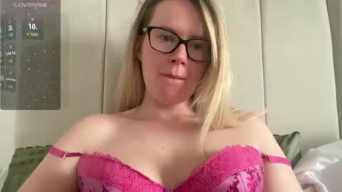Snapshot of red_head_rosie_69 chatting on 24, 2, 2025 Rosie online show from 24, 2, 2025