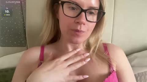 Snapshot of red_head_rosie_69 chatting on 24, 2, 2025 Rosie online show from 24, 2, 2025