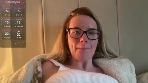Snapshot of red_head_rosie_69 chatting on 25, 2, 2025 Rosie online show from 25, 2, 2025
