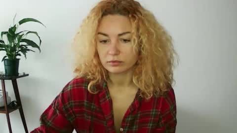 reddgirll online show from 1, 2, 2025