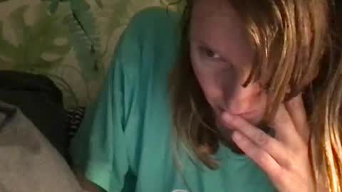 Snapshot of redfoxofficial chatting on 2, 11, 2025 Redfox online show from 2, 11, 2025