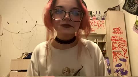 Snapshot of redheadcatxd chatting on 24, 4, 2026 Eva online show from 24, 4, 2026