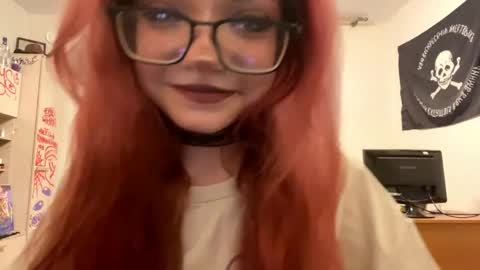 Snapshot of redheadcatxd chatting on 28, 4, 2026 Eva online show from 28, 4, 2026