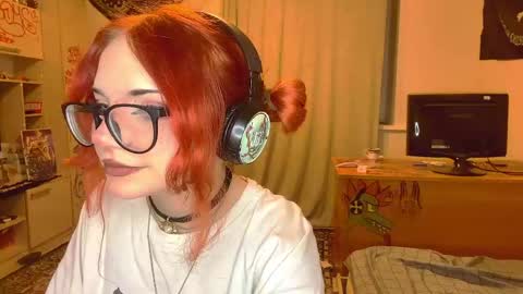 Snapshot of redheadcatxd chatting on 16, 5, 2026 Eva online show from 16, 5, 2026