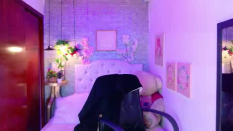 Lili Lopez online show from 25, 2, 2026