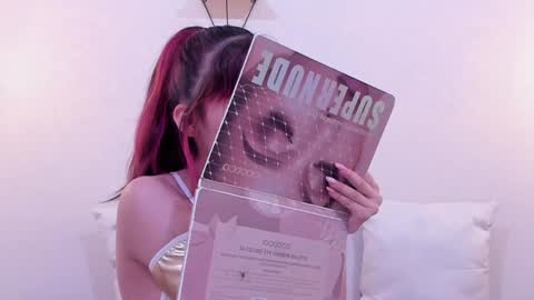 Snapshot of redmeloddy chatting on 11, 1, 2025 Meloddy online show from 11, 1, 2025