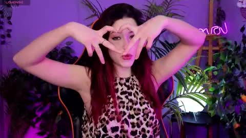 Snapshot of redmidnight_ chatting on 26, 11, 2025 Kiara online show from 26, 11, 2025