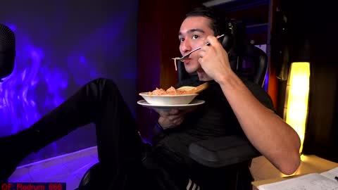 Snapshot of redrum_696 chatting on 19, 12, 2024 Red online show from 19, 12, 2024