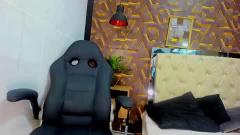 reed_kitty online show from 2, 12, 2025