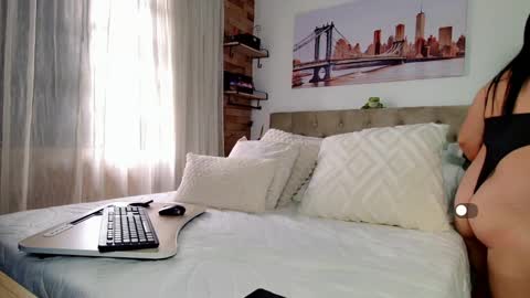 Yanella online show from 2, 3, 2025