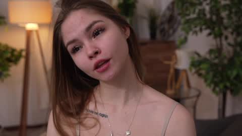 Snapshot of refined_style chatting on 19, 12, 2024 JessyinCherri yang online show from 19, 12, 2024