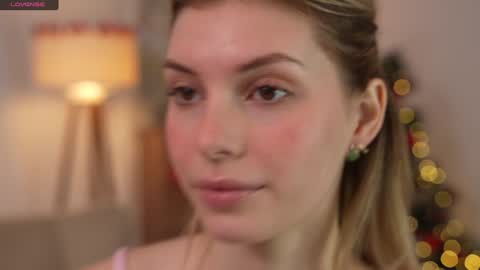 Snapshot of refined_style chatting on 20, 12, 2024 JessyinCherri yang online show from 20, 12, 2024