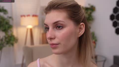 Snapshot of refined_style chatting on 17, 1, 2025 JessyinCherri yang online show from 17, 1, 2025