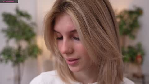 Snapshot of refined_style chatting on 19, 1, 2025 JessyinCherri yang online show from 19, 1, 2025