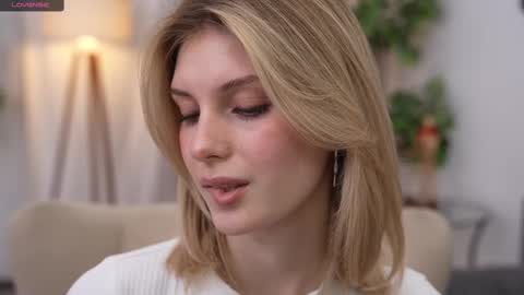 Snapshot of refined_style chatting on 10, 2, 2025 JessyinCherri yang online show from 10, 2, 2025