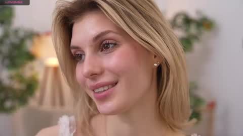 Snapshot of refined_style chatting on 13, 2, 2025 JessyinCherri yang online show from 13, 2, 2025