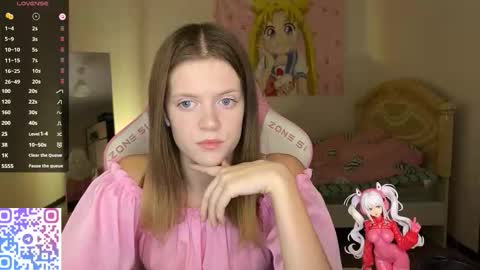 Snapshot of regeniastetson chatting on 17, 10, 2025 Lucy online show from 17, 10, 2025
