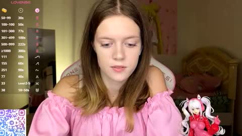 Snapshot of regeniastetson chatting on 19, 10, 2025 Lucy online show from 19, 10, 2025
