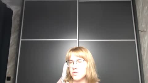 Snapshot of reginasmilee chatting on 10, 2, 2025 Regina online show from 10, 2, 2025