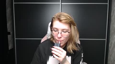 Snapshot of reginasmilee chatting on 11, 2, 2025 Regina online show from 11, 2, 2025