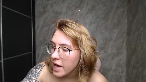 Snapshot of reginasmilee chatting on 12, 2, 2025 Regina online show from 12, 2, 2025