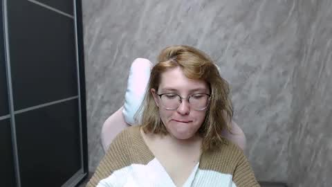 Snapshot of reginasmilee chatting on 15, 2, 2025 Regina online show from 15, 2, 2025