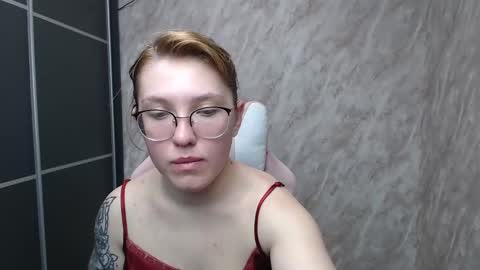 Snapshot of reginasmilee chatting on 17, 2, 2025 Regina online show from 17, 2, 2025