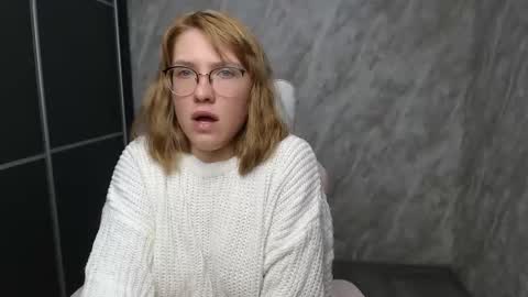 Snapshot of reginasmilee chatting on 18, 2, 2025 Regina online show from 18, 2, 2025