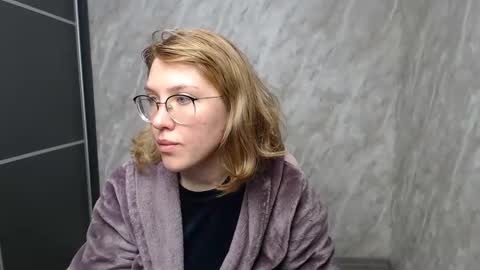 Snapshot of reginasmilee chatting on 22, 2, 2025 Regina online show from 22, 2, 2025