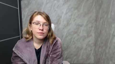 Snapshot of reginasmilee chatting on 22, 2, 2025 Regina online show from 22, 2, 2025