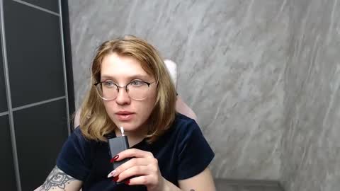 Snapshot of reginasmilee chatting on 22, 2, 2025 Regina online show from 22, 2, 2025