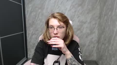 Snapshot of reginasmilee chatting on 26, 2, 2025 Regina online show from 26, 2, 2025