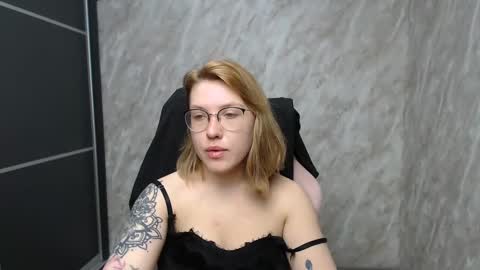 Snapshot of reginasmilee chatting on 27, 2, 2025 Regina online show from 27, 2, 2025