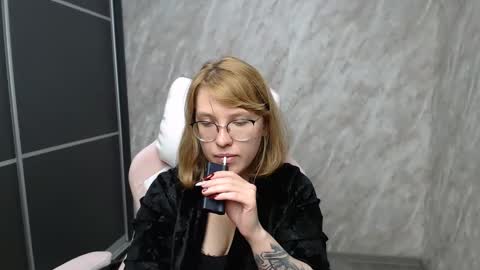 Snapshot of reginasmilee chatting on 27, 2, 2025 Regina online show from 27, 2, 2025