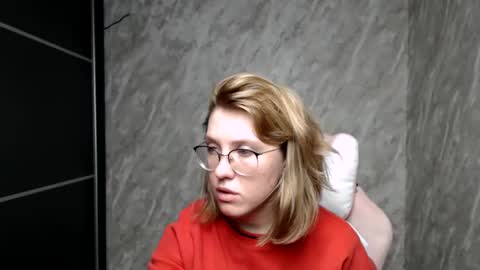 Snapshot of reginasmilee chatting on 5, 3, 2025 Regina online show from 5, 3, 2025