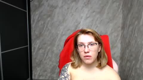 Snapshot of reginasmilee chatting on 5, 3, 2025 Regina online show from 5, 3, 2025