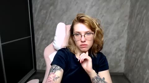 Snapshot of reginasmilee chatting on 7, 3, 2025 Regina online show from 7, 3, 2025