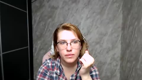 Snapshot of reginasmilee chatting on 8, 3, 2025 Regina online show from 8, 3, 2025