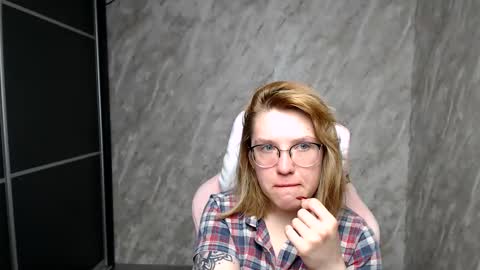 Snapshot of reginasmilee chatting on 9, 3, 2025 Regina online show from 9, 3, 2025