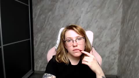 Snapshot of reginasmilee chatting on 9, 3, 2025 Regina online show from 9, 3, 2025