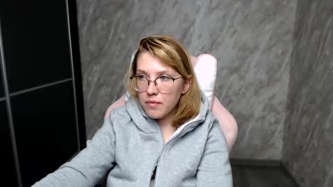 Snapshot of reginasmilee chatting on 11, 3, 2025 Regina online show from 11, 3, 2025