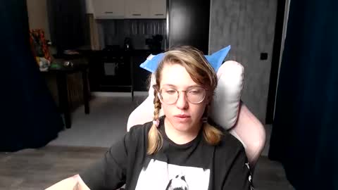 Snapshot of reginasmilee chatting on 16, 9, 2025 Regina online show from 16, 9, 2025