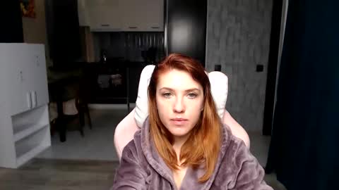 Snapshot of reginasmilee chatting on 6, 10, 2025 Regina online show from 6, 10, 2025