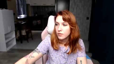 Snapshot of reginasmilee chatting on 7, 10, 2025 Regina online show from 7, 10, 2025