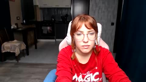 Snapshot of reginasmilee chatting on 12, 10, 2025 Regina online show from 12, 10, 2025