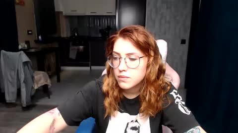 Snapshot of reginasmilee chatting on 13, 10, 2025 Regina online show from 13, 10, 2025