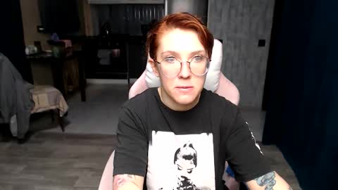 Snapshot of reginasmilee chatting on 15, 10, 2025 Regina online show from 15, 10, 2025